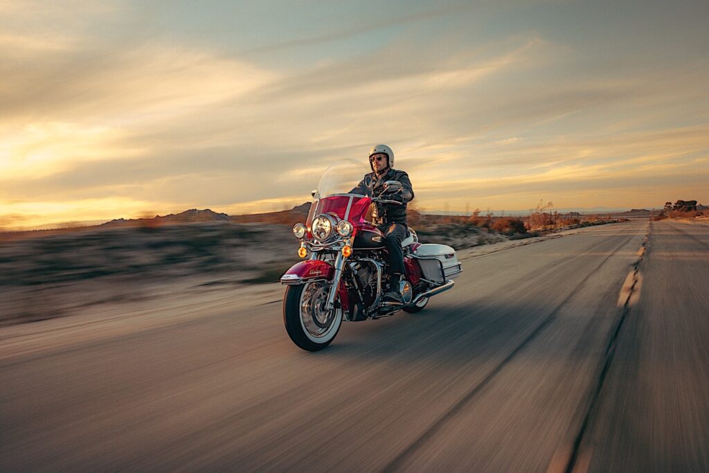2023 Harley-Davidson Electra Glide Highway King on road